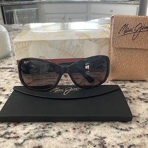 **AUTHENTIC *** Brand new in box Maui Jim Sunglasses Nalani Rose Style